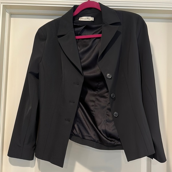 Estelle & Finn Jackets & Blazers - Estelle and Finn Womens Suit Jacket Size 6